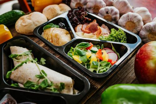 Jídlo v apartmánu nebo okolí