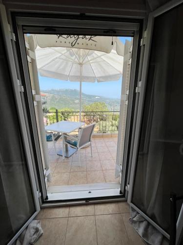 Gallery image of Andrianas Apartment in Áyios Pétros