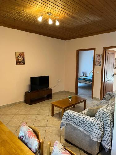 Gallery image of Christinas Apartment in Áyios Pétros