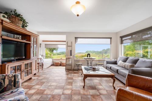 Prairie Beach Home – Photos 3