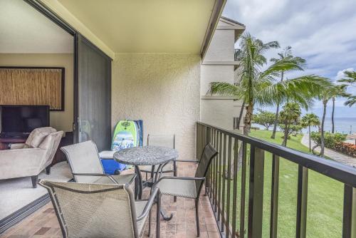 Un balcón o terraza en Kaanapali Shores #255