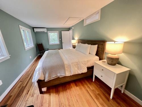 Ein Bett oder Betten in einem Zimmer der Unterkunft The Greens at Londonderry Links