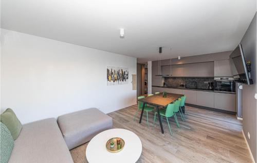 Awesome Apartment In Okrug Gornji With Wifi