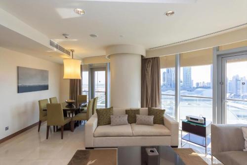 Кът за сядане в Suitestay Address Dubai Mall Residence