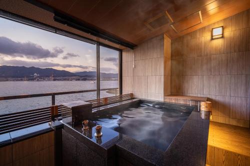 Un paisaje natural cerca del ryokan