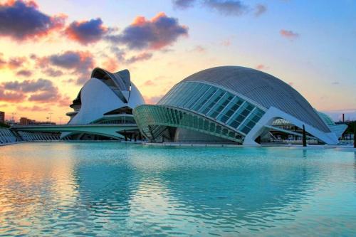 10 pax, AC, Wifi gratis, Ciudad Artes y Ciencias