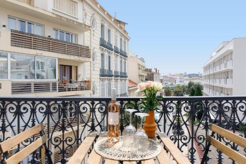 Comfortable studio W balcony Cannes center TGV