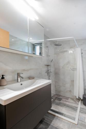 Eramel Cozy Apartment with Sea View