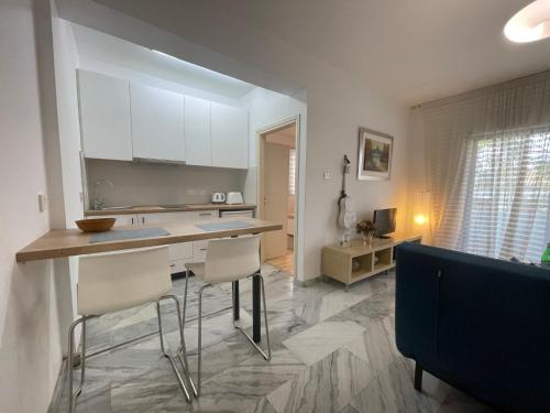 Kuchyň nebo kuchyňský kout v ubytování Nicosia Downtown Cozy