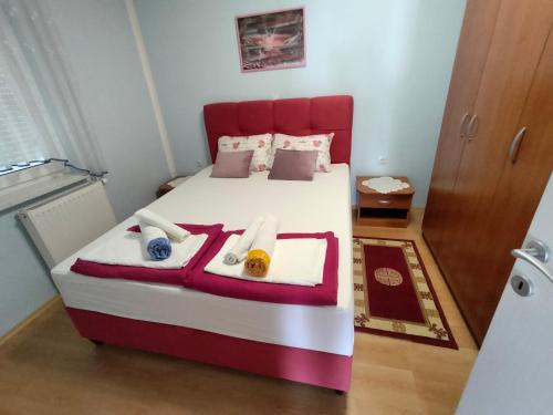 Postel nebo postele na pokoji v ubytování Apartment Gebic Ivan