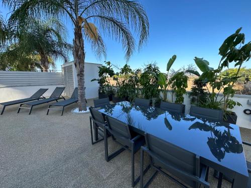 Φωτογραφία από το άλμπουμ του Valerian Palm Villas - Napa's Secret Escape στην Αγία Νάπα