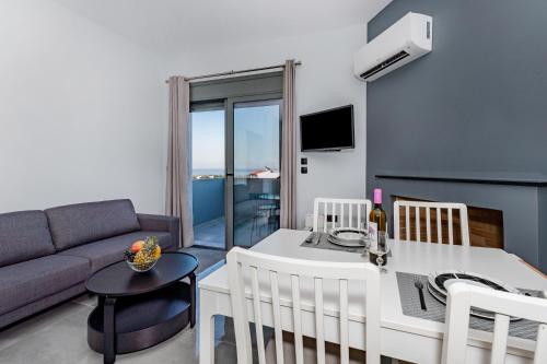 Eramel Cozy Apartment with Sea View