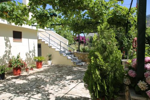 Gallery image of La Casa di Nonna in Qeparo