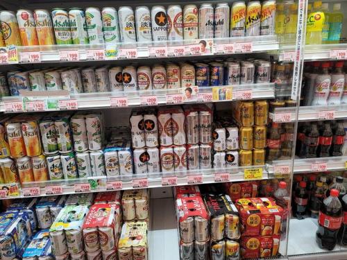 a store shelf filled with lots of food and drinks at 하루카오후나에 민숙 in Tsushima