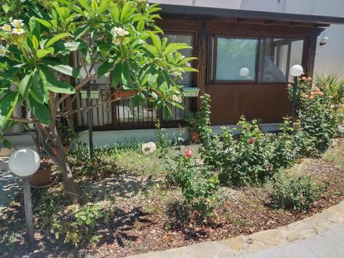 カンポフェリーチェ・ディ・ロッチェッラにあるCasa Vacanze Villa Pomeliaのギャラリーの写真