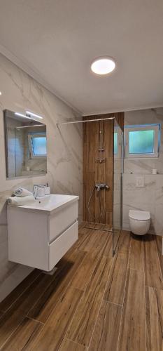Ένα μπάνιο στο Villa Bali Serenity