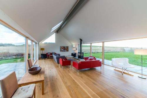 Χώρος καθιστικού στο The Den, Architect Designed Barn, Beautiful Location