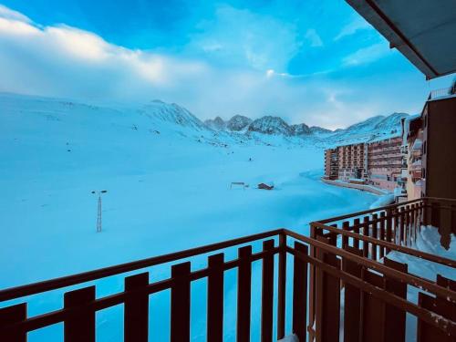 a view of the blue glacier from a balcony at Estudio Pas de la Casa Pie de pista-Vistas-Wiffi-Netfli HUT 7353 in Pas de la Casa