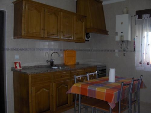 Nhà bếp/bếp nhỏ tại Vivenda Palheiras