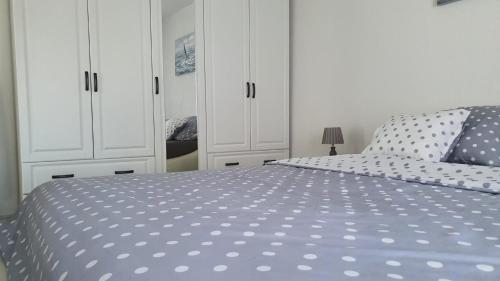 Postel nebo postele na pokoji v ubytování Apartman Kovačić - Knin