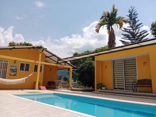 Bazén v ubytování CASA CORAL nebo v jeho okolí