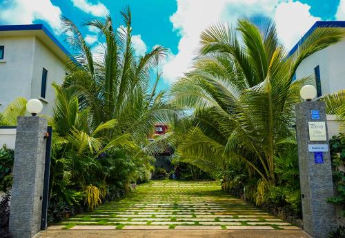Taman di luar Preety Blue Residence villas