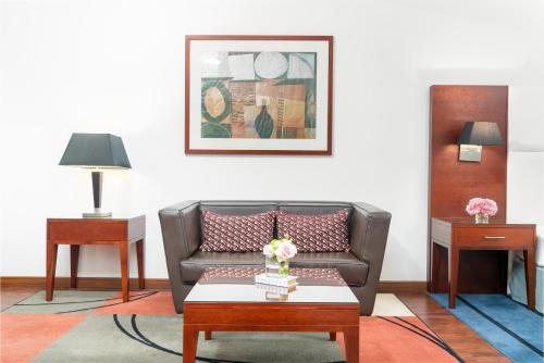  Golden Sands Hotel & Residences -  Room  picture :   Tea/Coffee maker    Internet facilities    Minibar                           