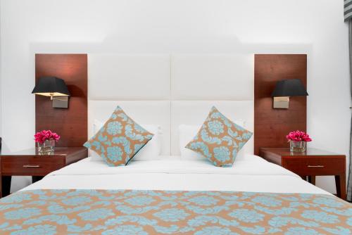  Golden Sands Hotel & Residences -  Room  picture :   Tea/Coffee maker    Internet facilities    Minibar                           