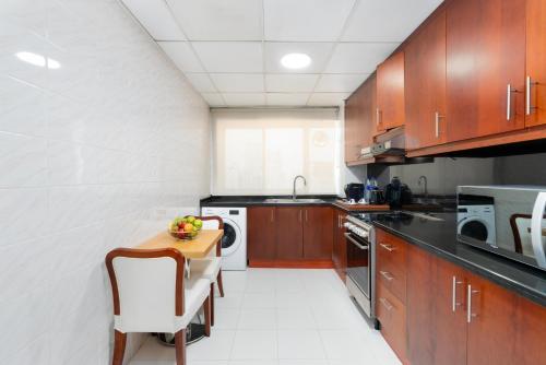  Golden Sands Hotel & Residences -  Room  picture :   Tea/Coffee maker    Internet facilities    Minibar                           