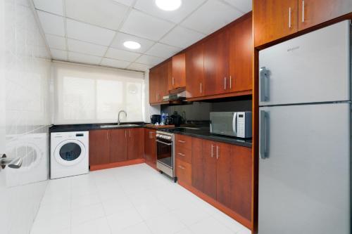  Golden Sands Hotel & Residences -  Room  picture :   Tea/Coffee maker    Internet facilities    Minibar                           