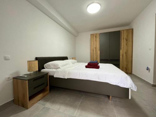 Apartment with free parking in Quiet Area a few Minutes to Beaches & Center - ANGELS MARLEN