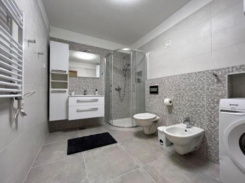 Apartment with free parking in Quiet Area a few Minutes to Beaches & Center - ANGELS MARLEN