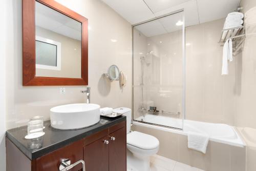  Golden Sands Hotel & Residences -  Room  picture :   Tea/Coffee maker    Internet facilities    Minibar                           