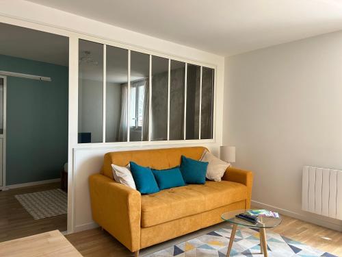 Un lugar para sentarse en Cocon cosy hypercentre bordeaux