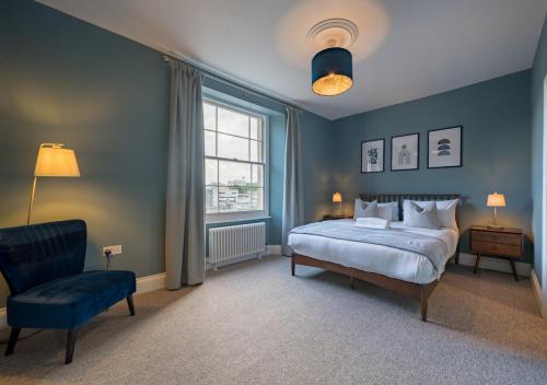 Premium Designer 4 Bedroom Home in Clifton - 3 Bathrooms & Cinema Room photo 9