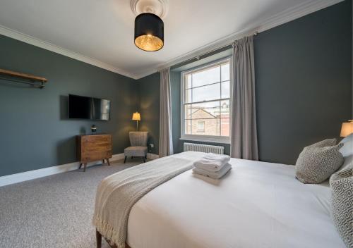 Premium Designer 4 Bedroom Home in Clifton - 3 Bathrooms & Cinema Room photo 39
