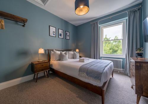 Premium Designer 4 Bedroom Home in Clifton - 3 Bathrooms & Cinema Room photo 6