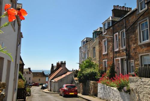 Bayview- relaxing home by the sea