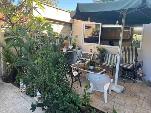 Spacious 4 Bedroom in a Quiet Area in Tel Aviv