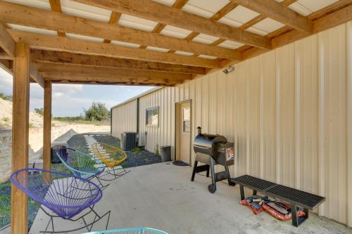 Fotografie z fotogalerie ubytování Fire Pit and Deck Secluded Dripping Springs Retreat v destinaci Dripping Springs