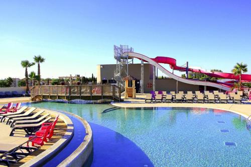 Mobile home in Sérignan with great pool area