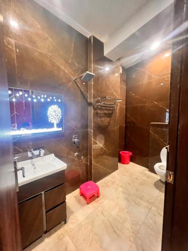 Koupelna v ubytování HOTEL KINGS