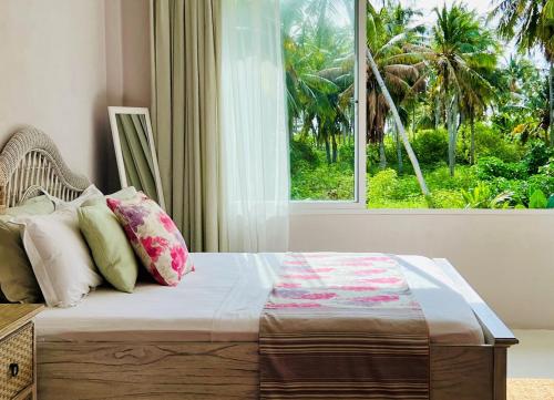 Una cama o camas en una habitación de Fairytale Inn