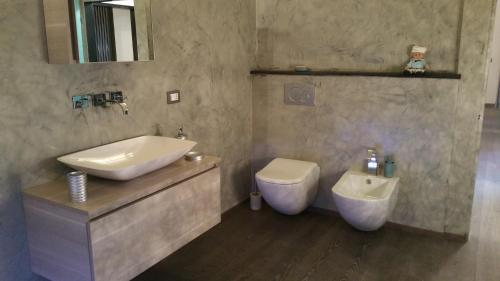 A bathroom at La Pulce Argentata