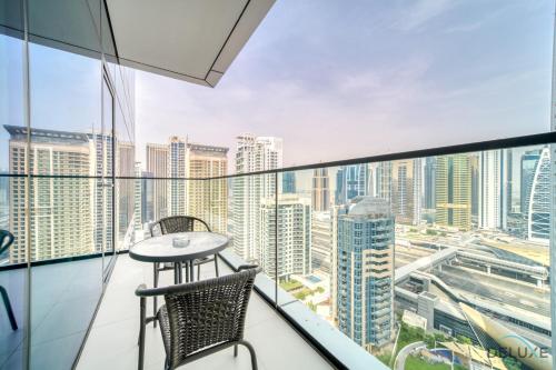 Balkón nebo terasa v ubytování Spectacular 1BR at Vida Residences Dubai Marina by Deluxe Holiday Homes