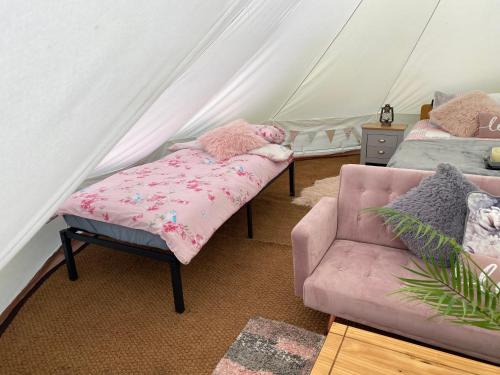 Postel nebo postele na pokoji v ubytování River View Glamping