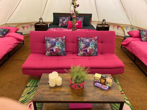 Posezení v ubytování River View Glamping