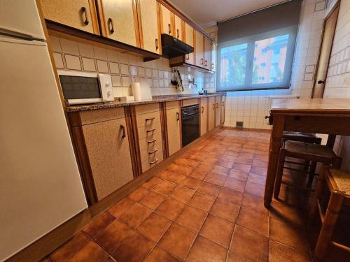 Η κουζίνα ή μικρή κουζίνα στο 633A Colloto, 3 dorm. y garaje