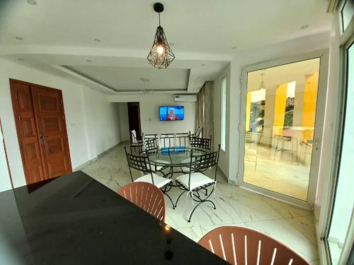 Gallery image of Bel appartement a Yaoundé Bastos in Yaoundé