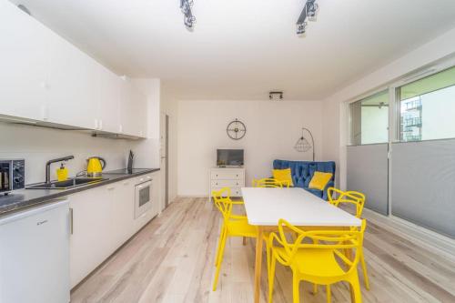 NOWY APARTAMENT SOPOT / GDANSK ZABIANKA - OLIWA !